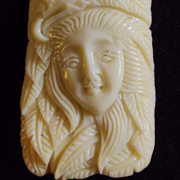 Carved whale bone native goddess princess pendant - Picture 2 of 2